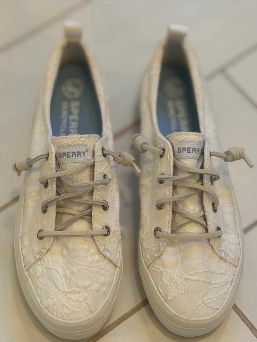 Sperry Women’s Cream Lace-Overlay Casual Sneakers. Never been worn.